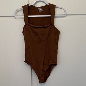 LIKE NEW Brown Ribbed Bodysuit